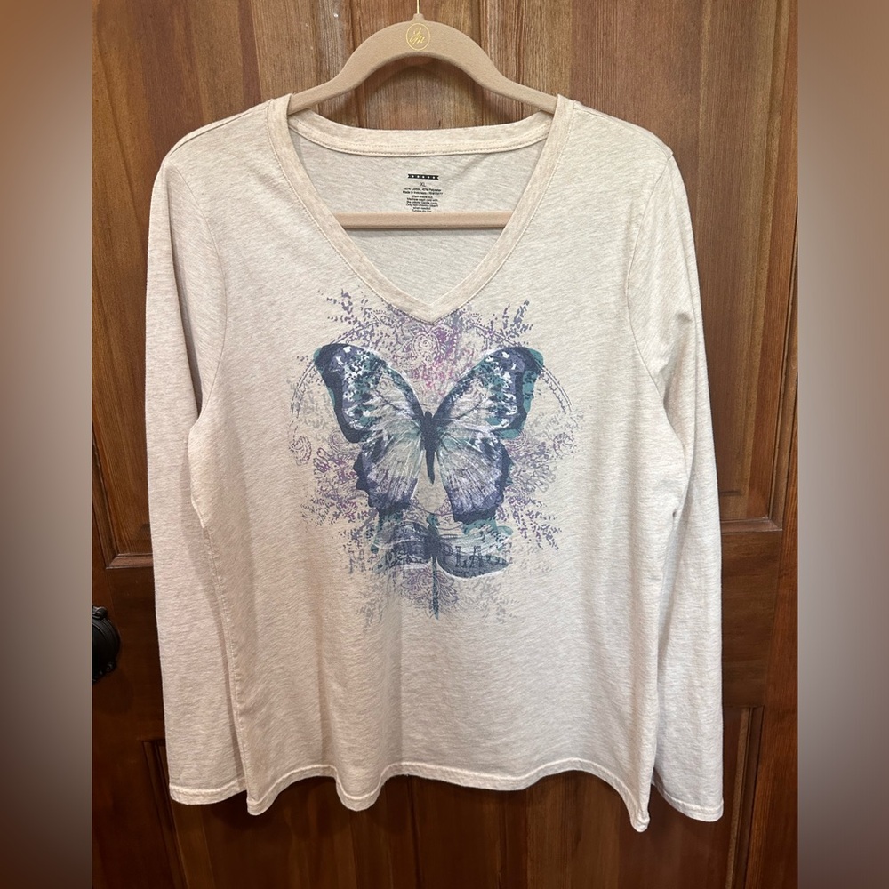 Butterfly V-Neck Long Sleeve‎ T-Shirt XL